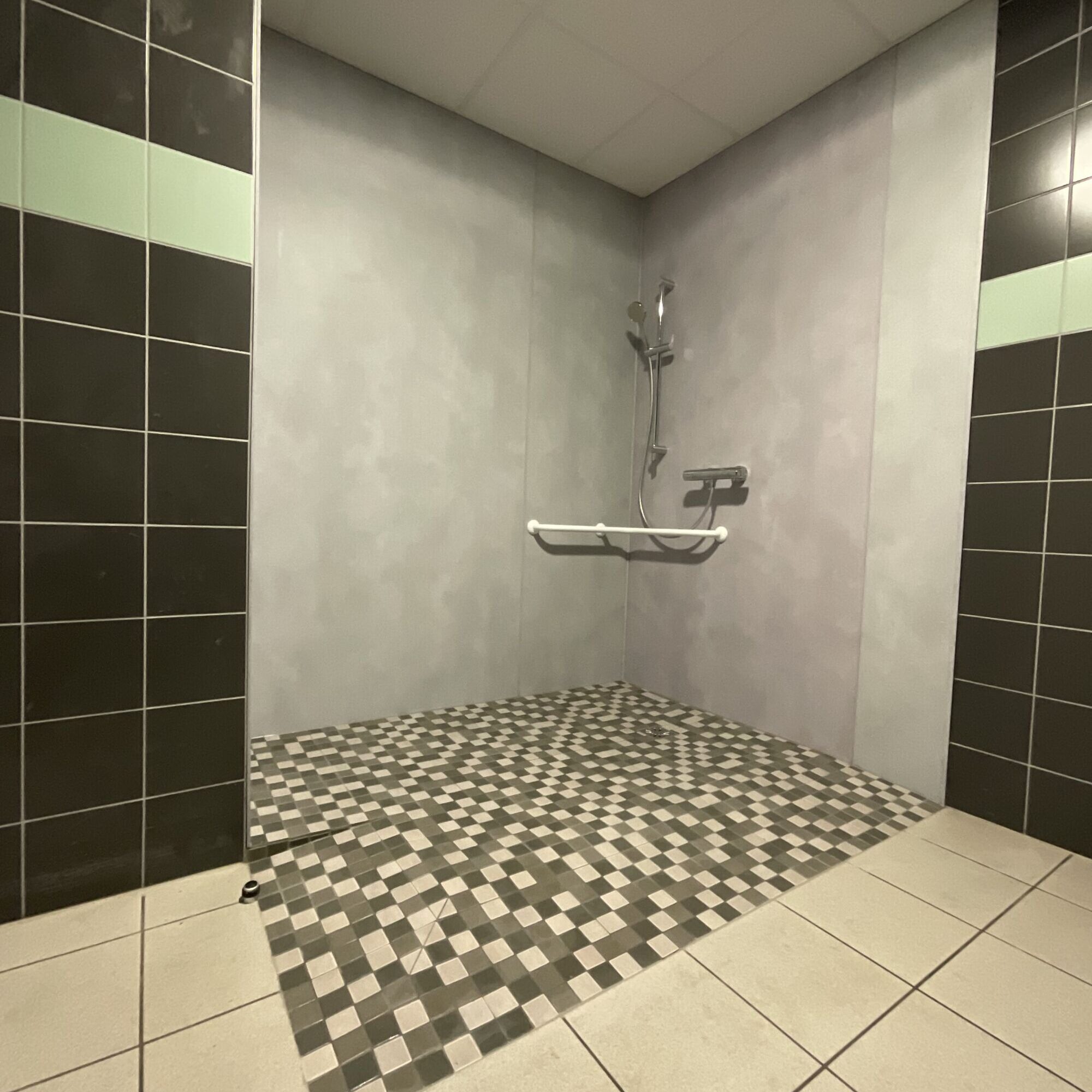 Cr&eacute;ation d’une douche acc&egrave;s PMR &agrave; l’Ephad &agrave; Seppois le Bas pr&egrave;s de Mulhouse Riedisheim